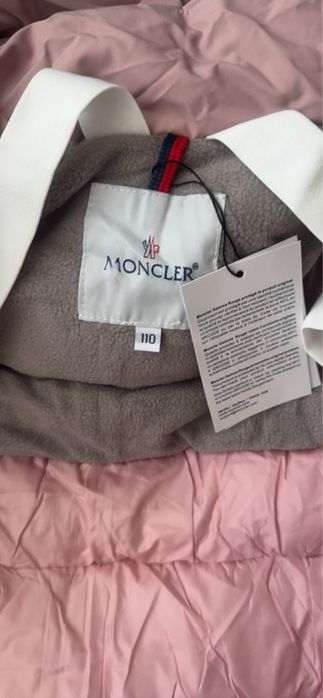 Продам Детский Зимний комбенизон(Moncler)
