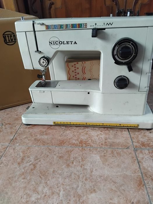 Mașină de cusut funcțională