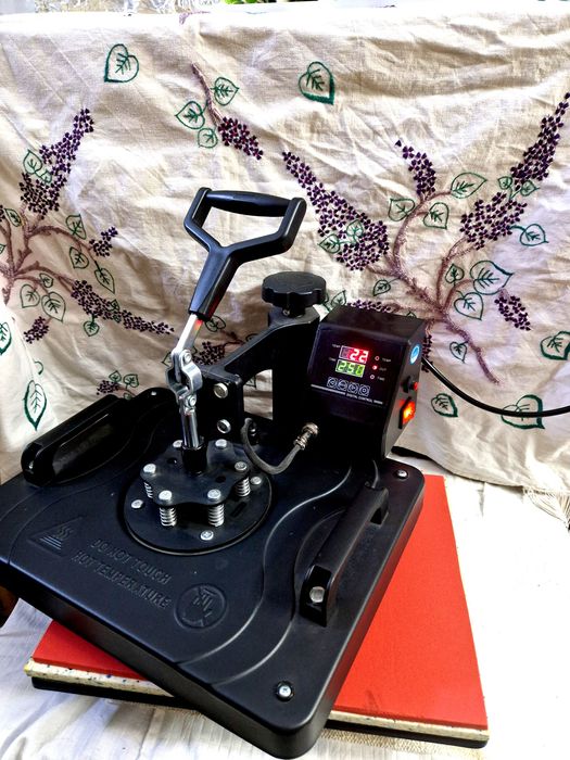 Vând presă termică, imprimanta și accesorii