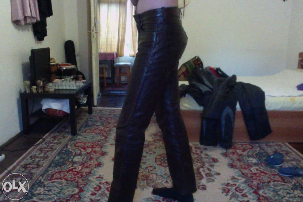 Pantaloni piele impecabili