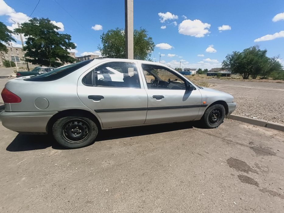 Автомобиль ford mondeo 93-96