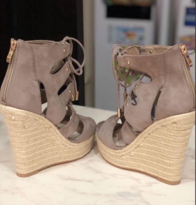 Босоножки. Новые!