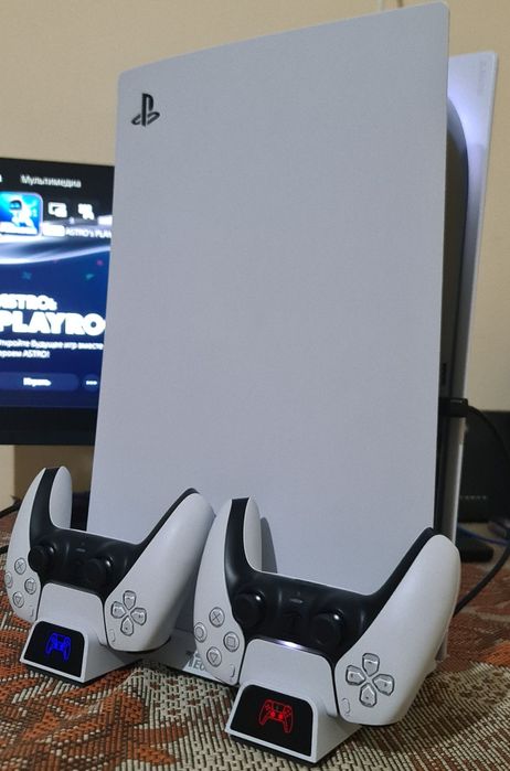 PS5 Diskavodlik  EURO CFI-1216 A  2 ta pult