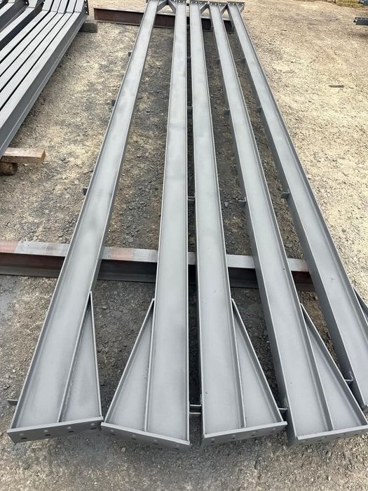 Vand ferme metalice la 10 m prindere suruburi