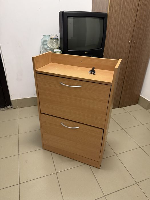 Продам обувницу