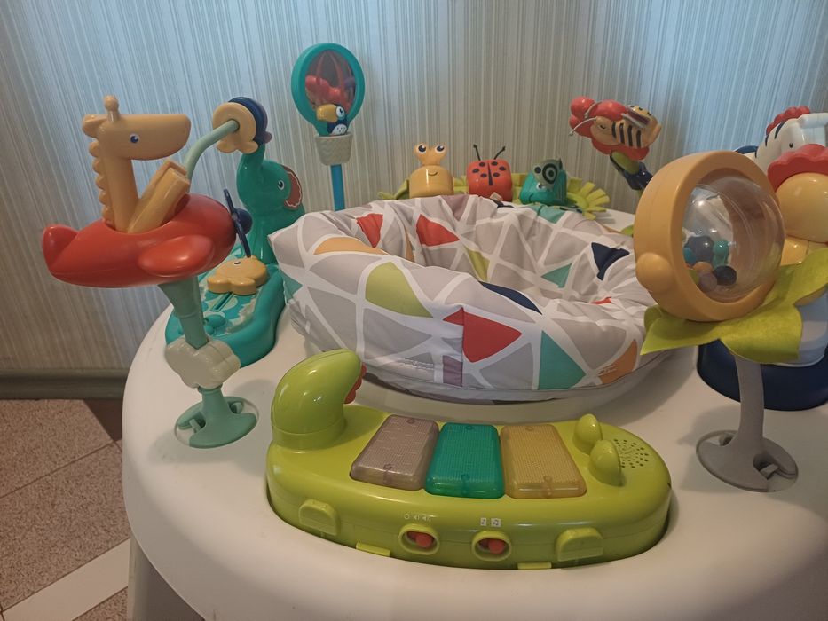 Активен детски център Fisher Price 3 in 1 Sit to Stand Activity Center (модел FPV61)
