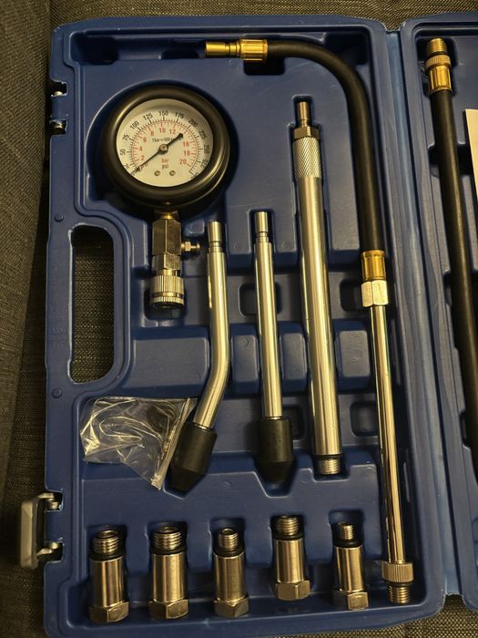 Комплект за тестване на компресията на бензинов двигател