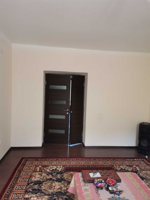 Tez va arzon 3 xonali uy sotuvda  6 mik. OASIS MARKET oldida