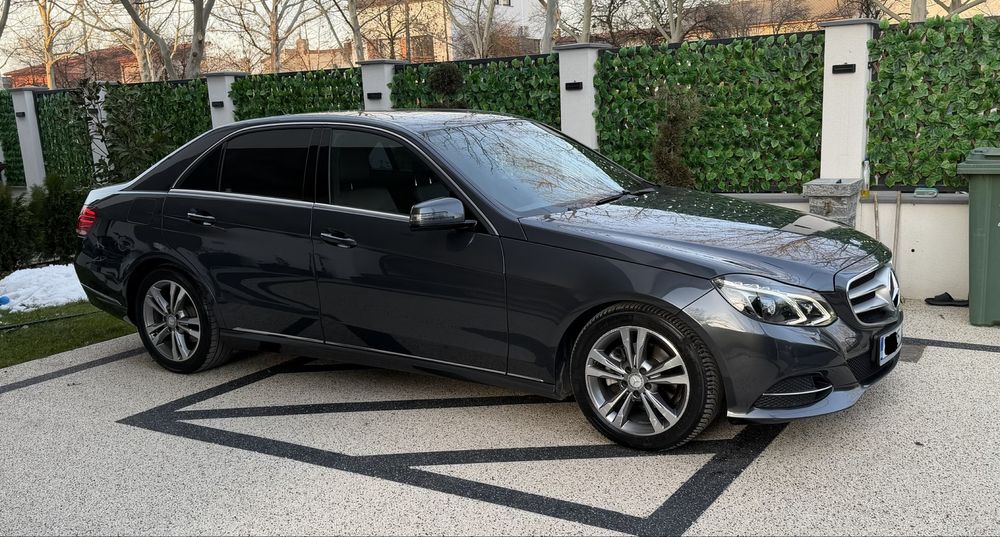 Mercedes E220 BLUETEC  9G-Tronic