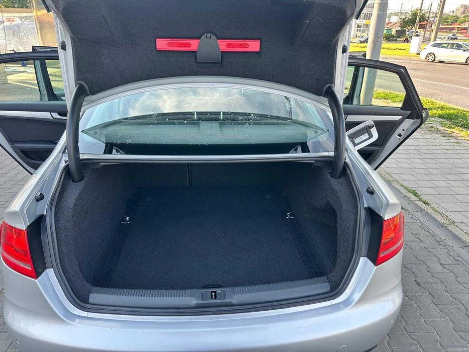 Audi A4 Limuzina
