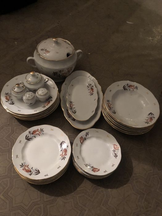 Продаю столовый сервиз Советских времен