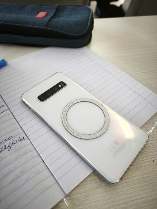 Обменяю samsung s10