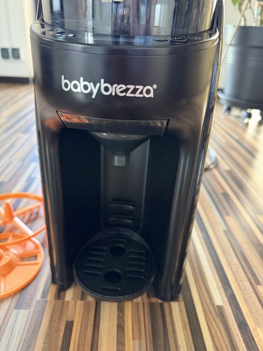 Baby brezza black