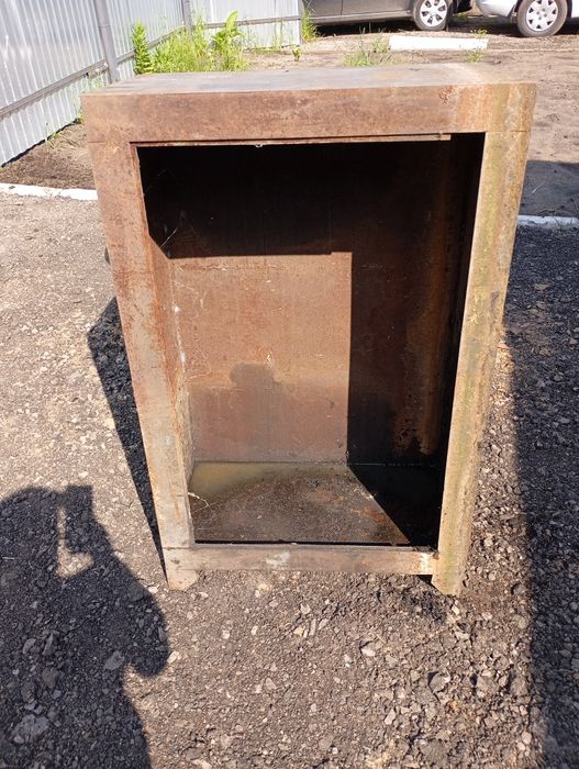 Продам сейф для коптильны само то