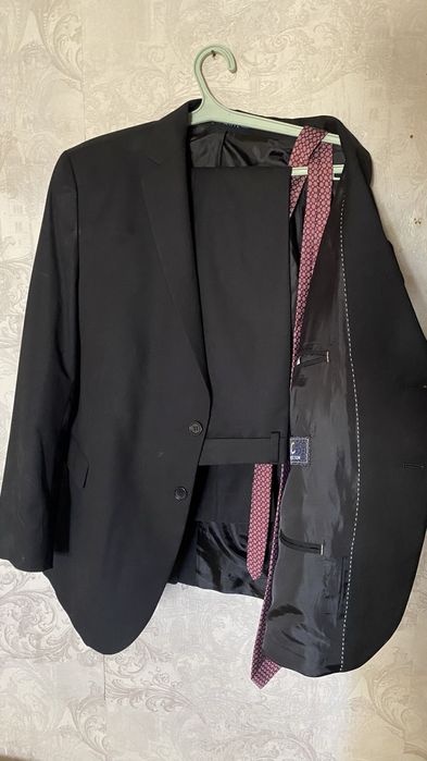 Костюм сатылады моладежный