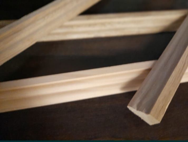 Pervaz / Plintă parchet din stejar –lemn masiv– 20x35