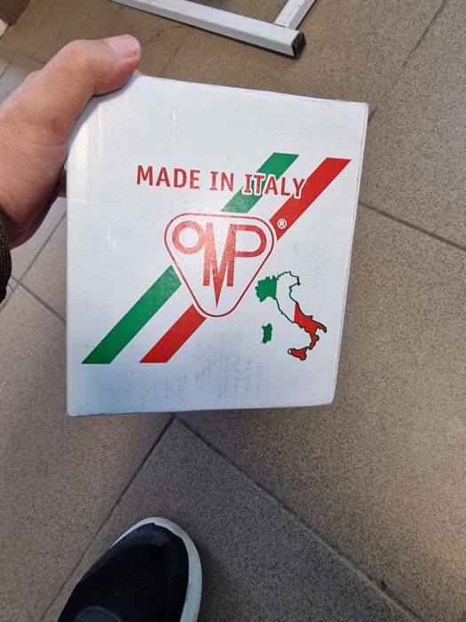 Pompa apa tractor john deere 6120 omp cod om original produse în Itali