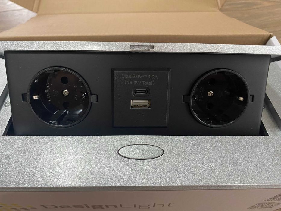 Контакт за вграждане в плот, сив с Push open капак + 2 USB ,нов