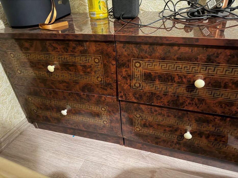 Продается спальный гарнитур