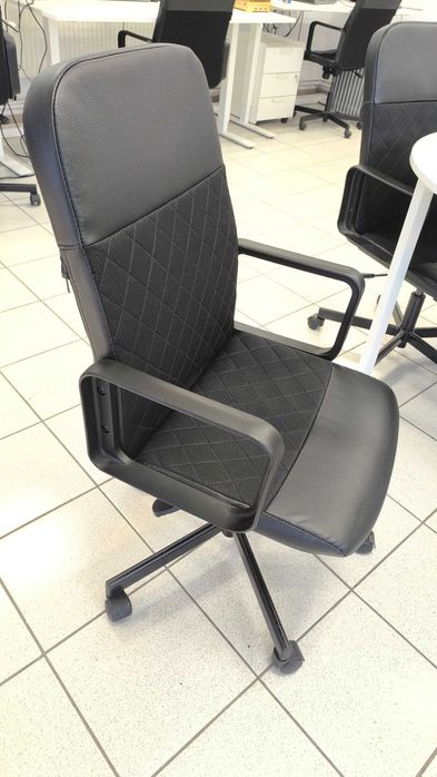 12 Scaune Rotative Birou IKEA RENBERGET – Stare impecabilă (Ca Nouă)