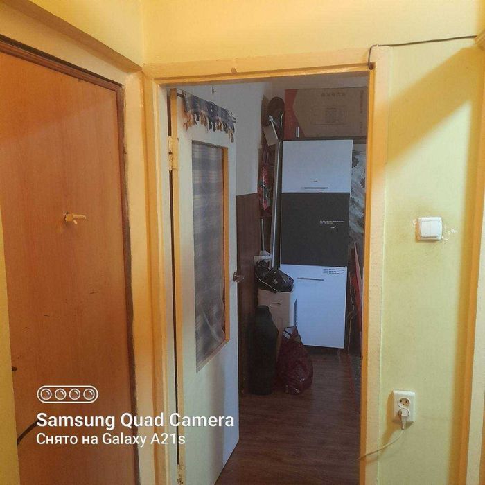 Продаётся 1/4/4 на Ферузе Среднее состояние Балкон 1.5х3 Ор-р Согдиана