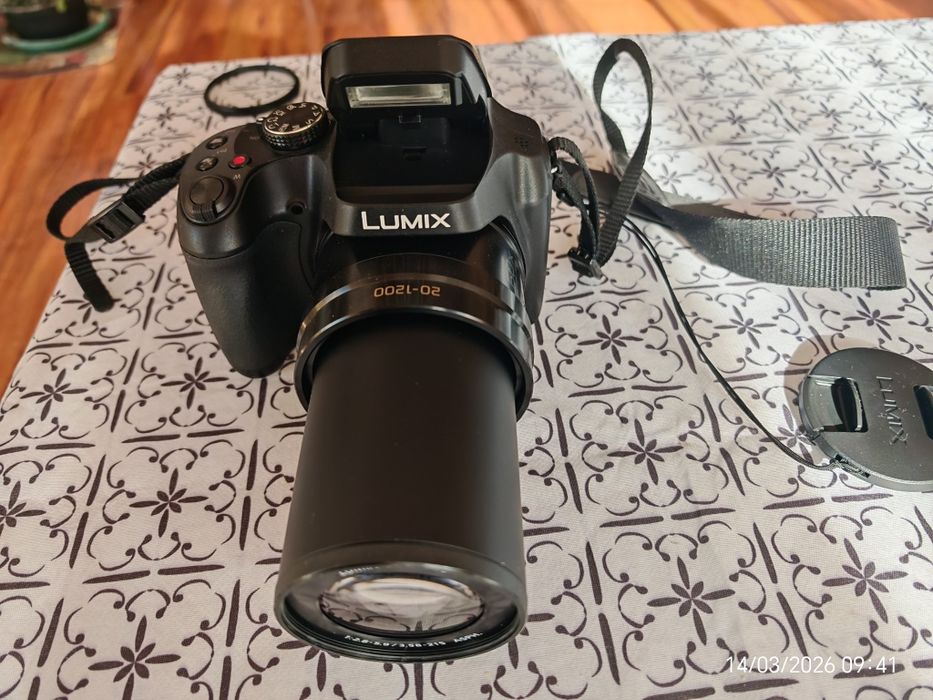 Фотоапарат Panasonic Lumix DC-FZ82D