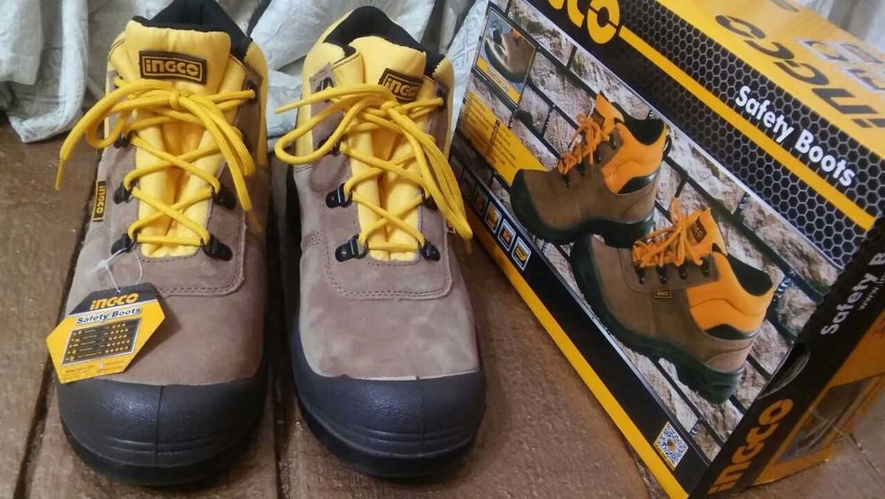 Ботинки 43 размер. Новые