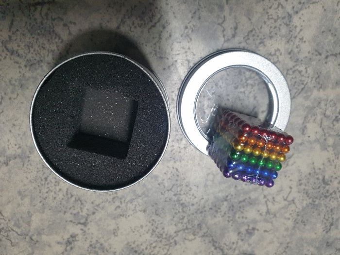 216 Магнитни Топчета (сфери) цветни 5 мм, в метална кутия