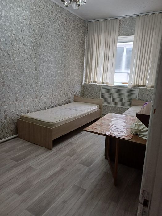 Сдам комнату  подселение 1- 2  парням ( ул Конституции 15 А