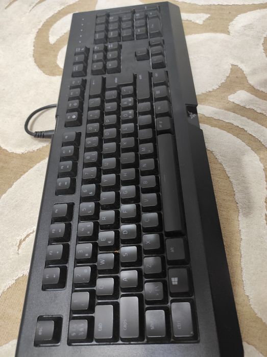 Vând tastaturi mecanice