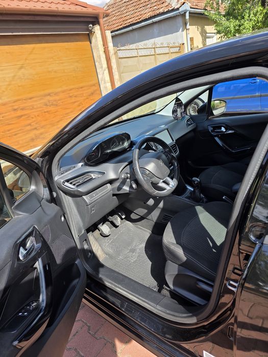 Vând Peugeot 208, 1,6 diesel