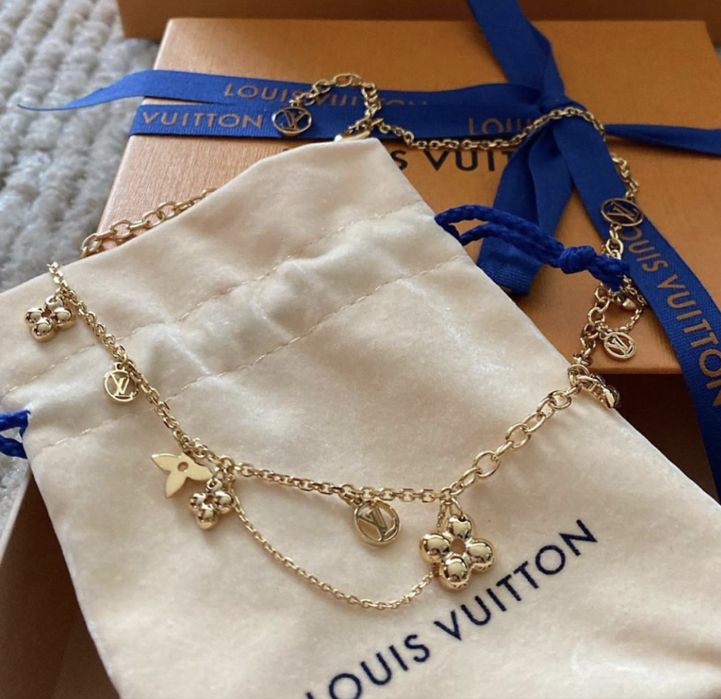 Позлатени обеци Blooming collection by Louis Vuitton”