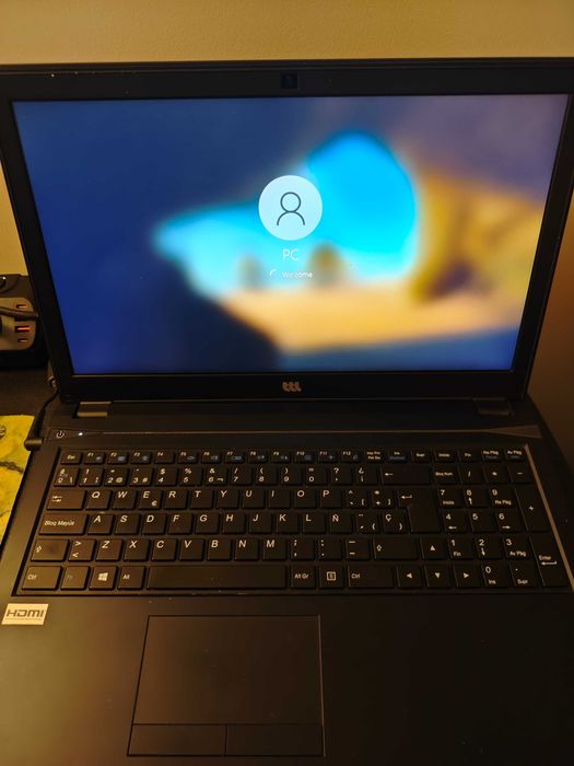 Лаптоп 15.6" Full HD | i3-8130U | 2x8GB Ripjaws | 240GB SSD | Clevo