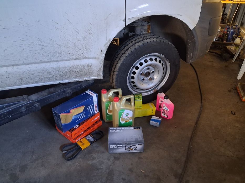 Vând vw t5 2,0tdi Transporter 9  locuri