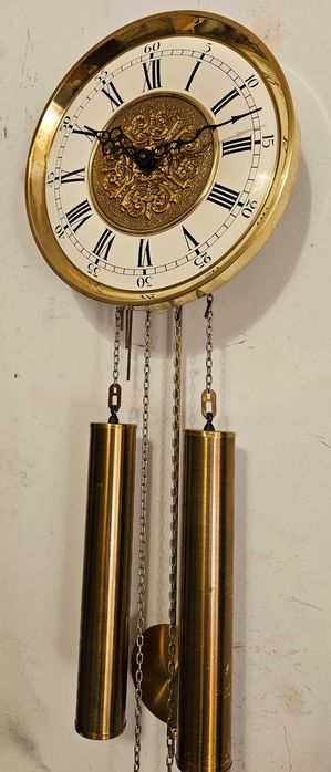 Ceas de perete cu pendula si 2 greutati Urgos 1978