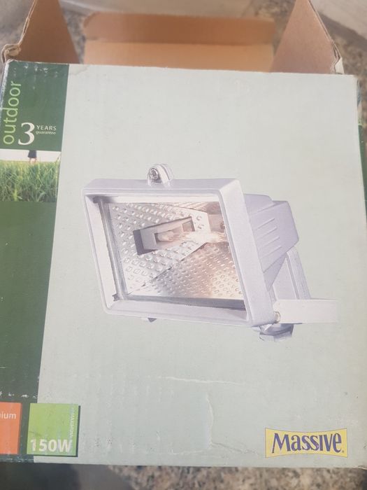 Продам прожектор галогенный 150 W