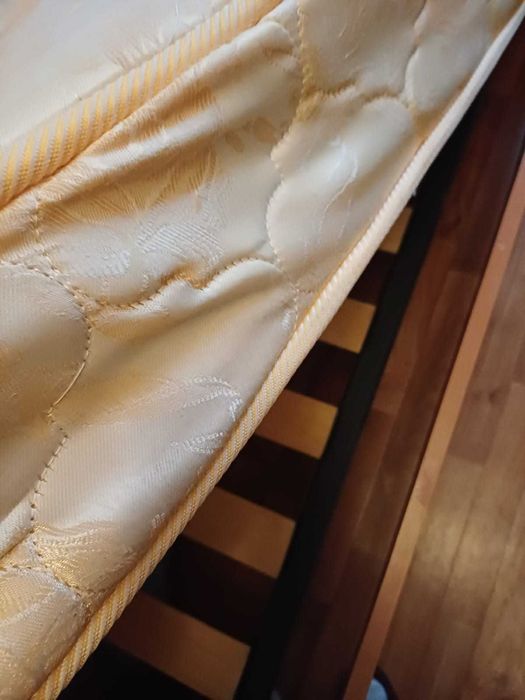 Продам кровать с матрасом