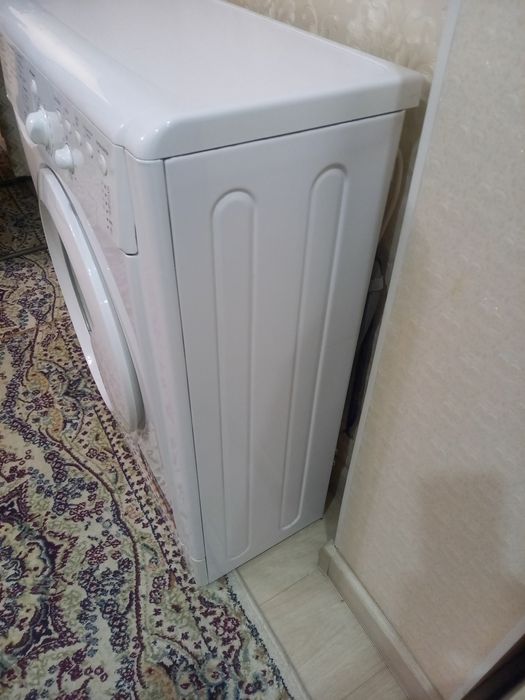 Машинка стиральная indesit