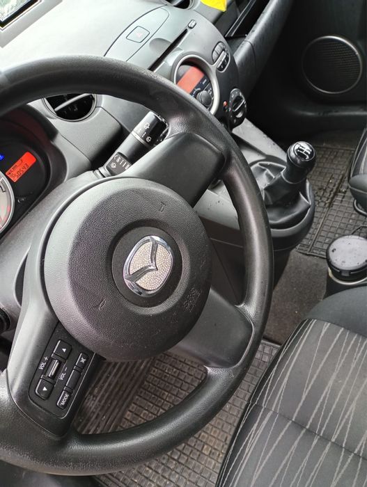 Vand mazda  2  an 2008