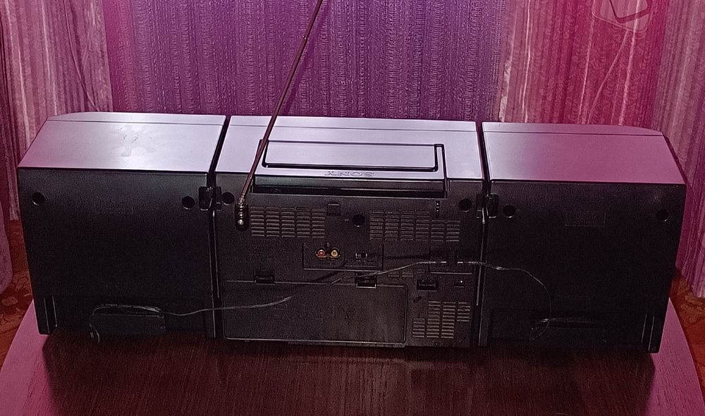 Двухкассетная магнитола