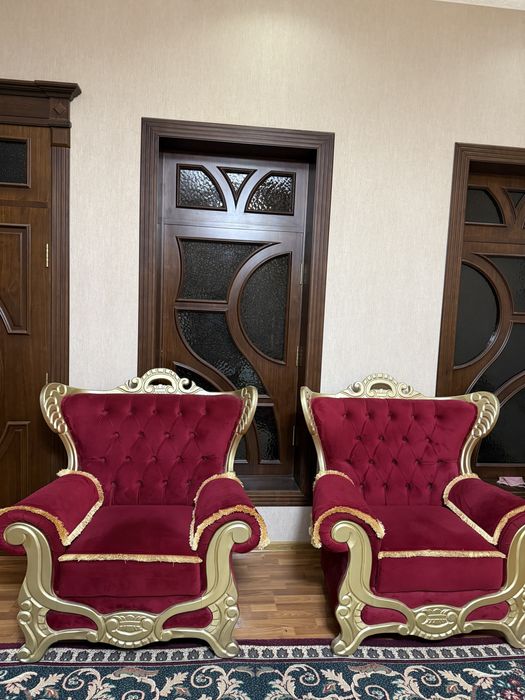 Mehmonxona uchun divan kreslo komplekt