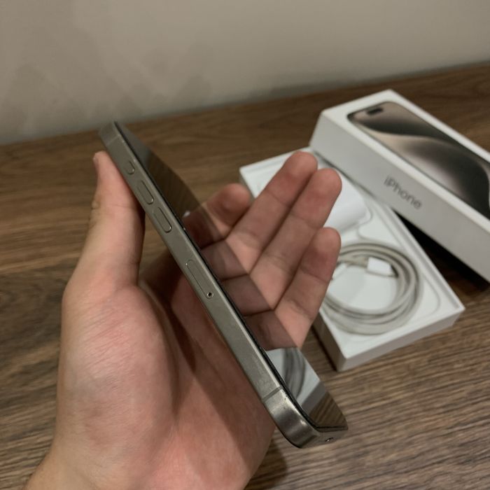 Iphone 15 pro 256gb 82% акб Natural Titanium