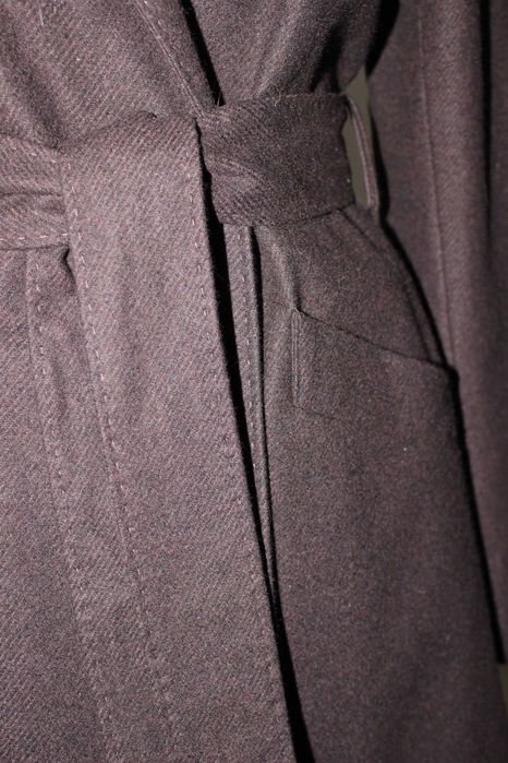 Вълнено палто с яка от естествена кожа