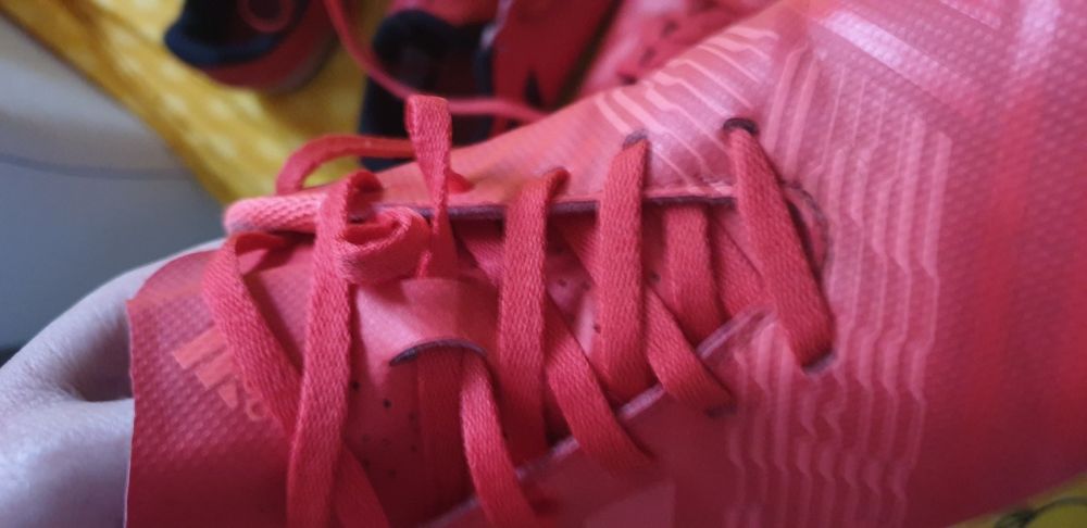 Crampoane Adidas copil.