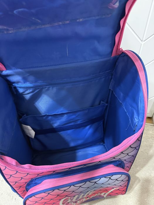 Продам школьный рюкзак для девочки