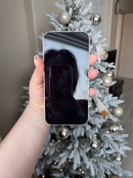 Продаю iphone 13