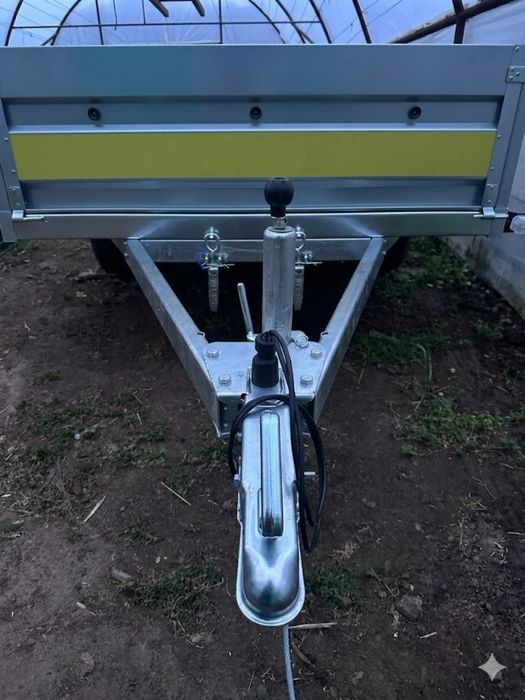 Remorca rabatabila o sigura axa