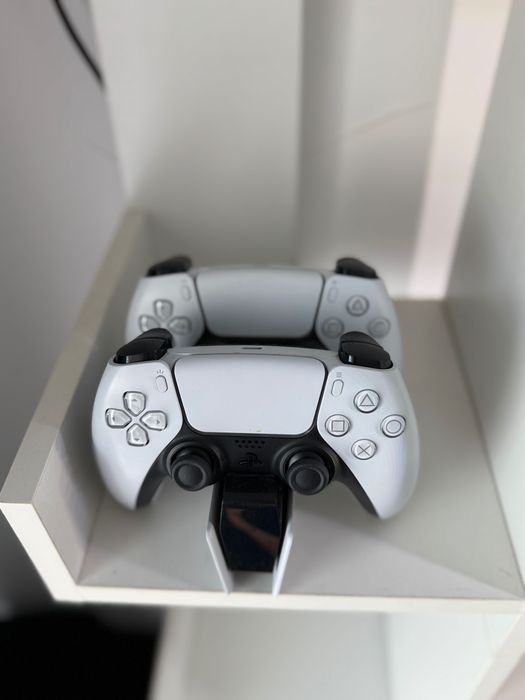 Playstation 5 Disk C-Chassis 2TB + 825GB , 2x DualSense, Joc GoW