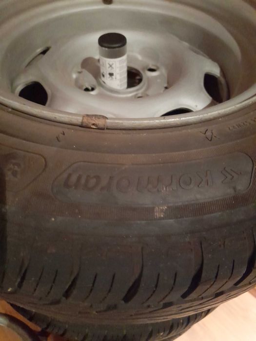 Автомобилни гуми с джанти