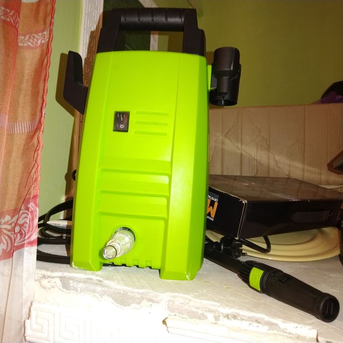 Высокая мойка для автомобилей